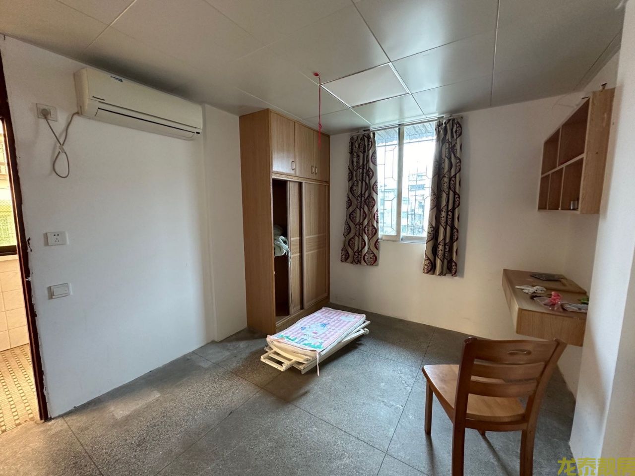 老城区 一小门口附近6楼