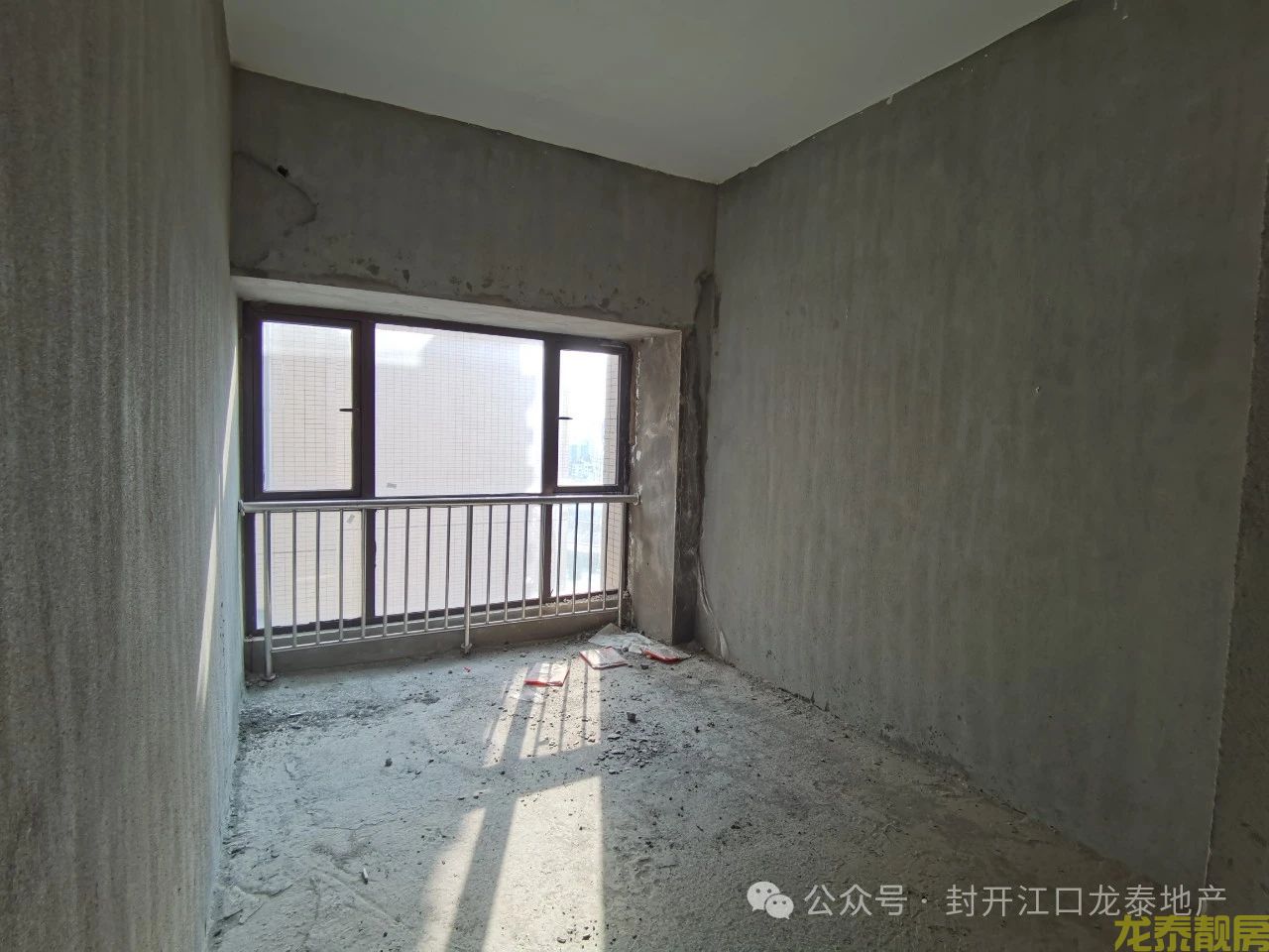 佰隆山河电梯毛坯高层4房