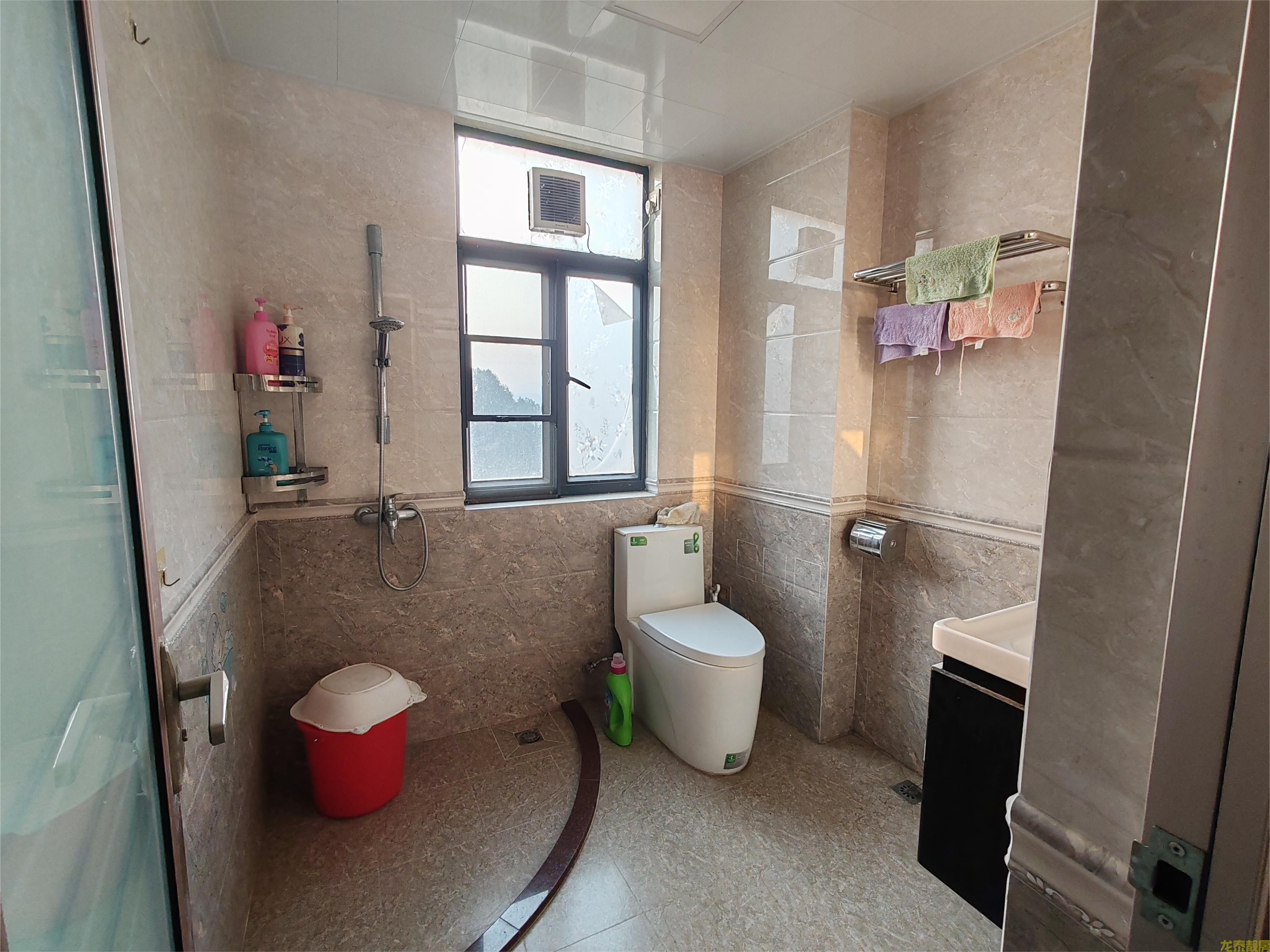 康盛名门精装四房