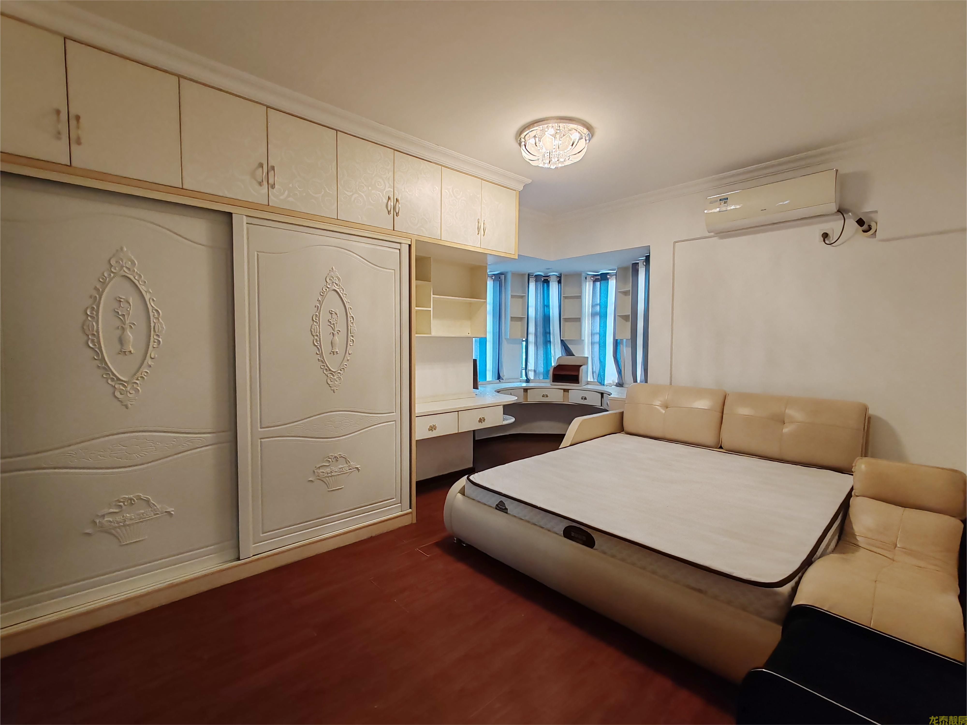 星河国际电梯靓楼层精装单边位