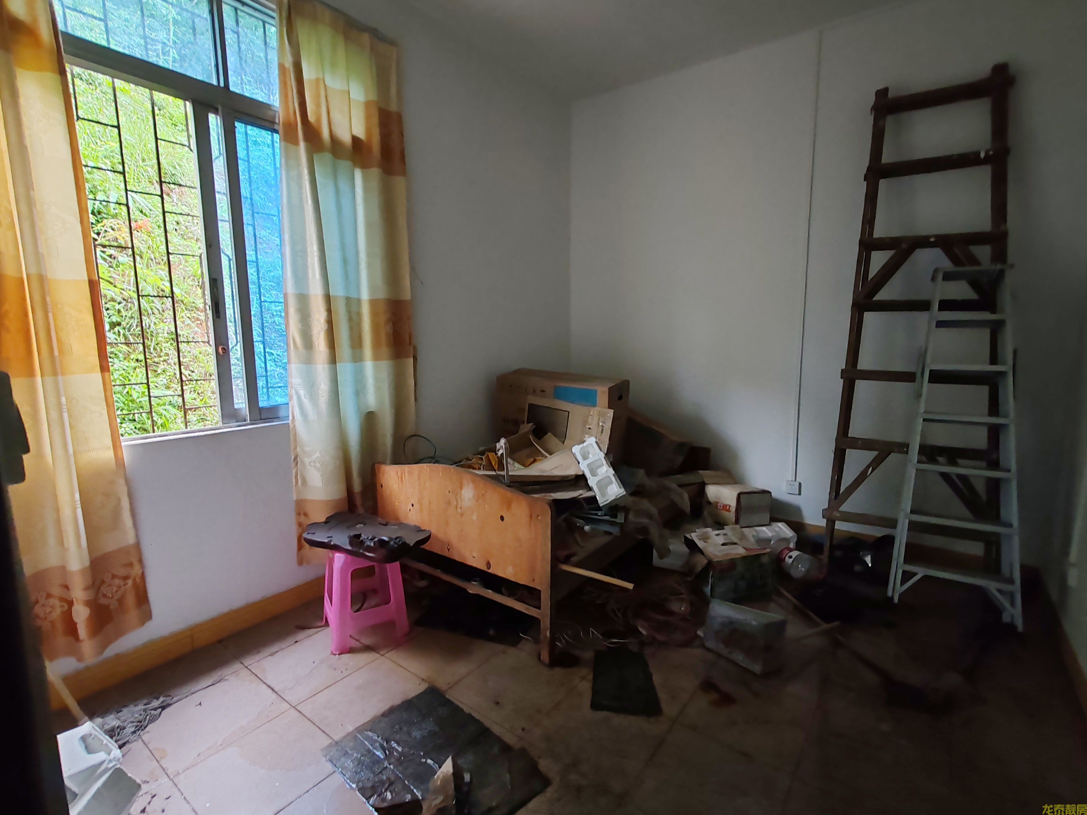 老城区三层半自建房整栋出售