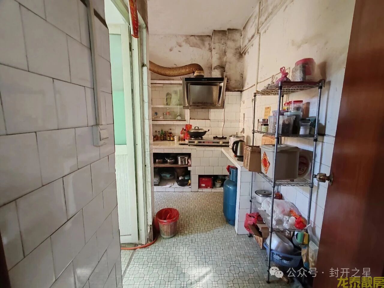 老城区东堤步梯5楼江景三房售16万